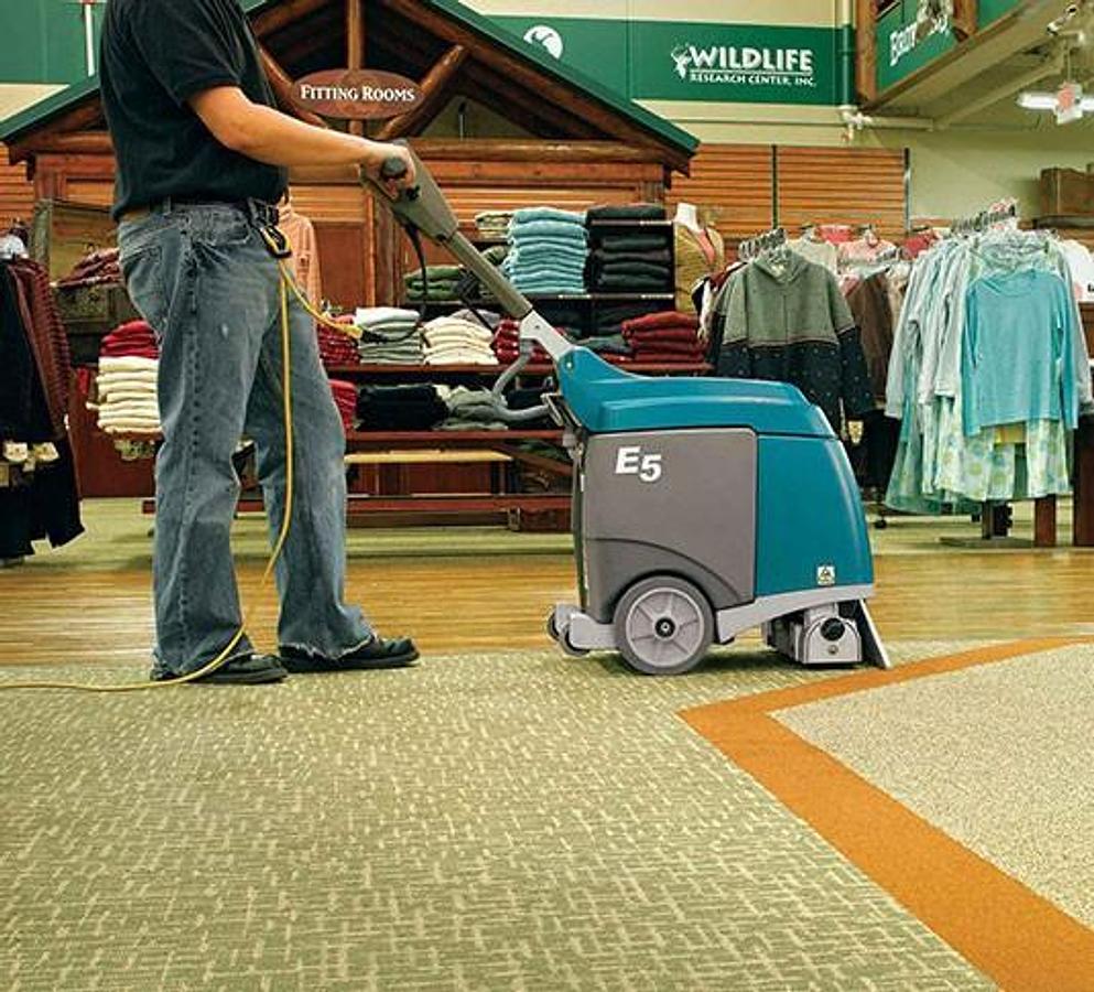 E5 Compact Low-Profile Carpet Extractor
