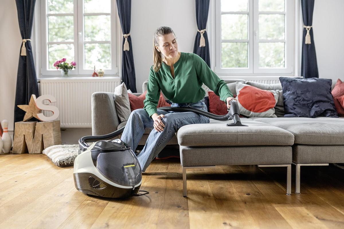 Steam vacuum cleaner SV 7