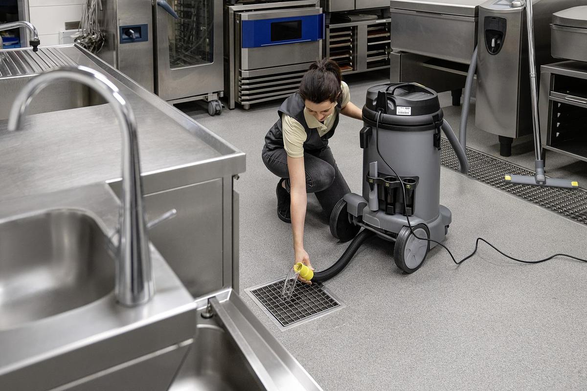 Wet and dry vacuum cleaners NT 48/1