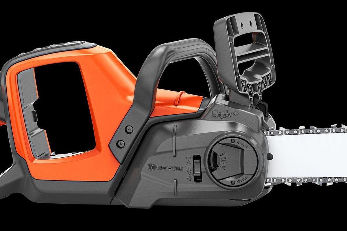 Husqvarna 350i Power Axe Chainsaw (battery and charger included)