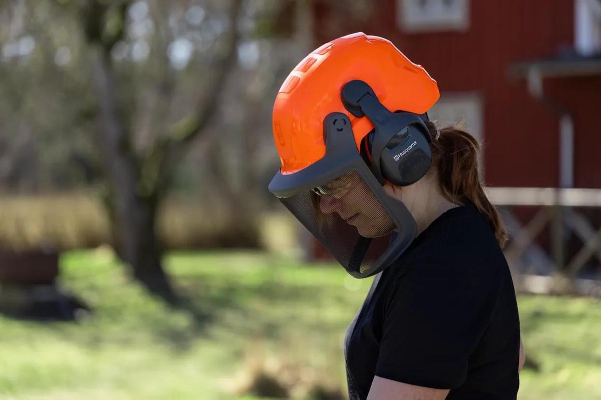 Husqvarna forest helmet, Classic