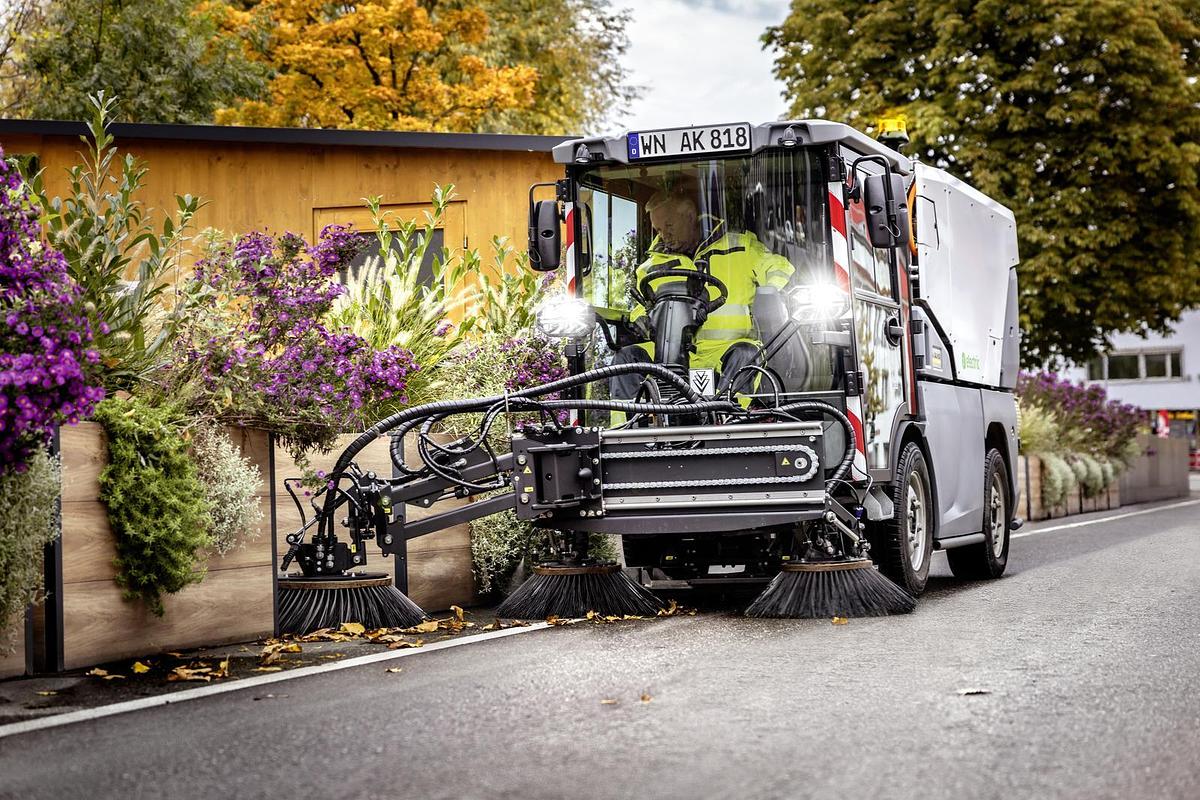 Vacuum sweeper MC 250 e!ectric