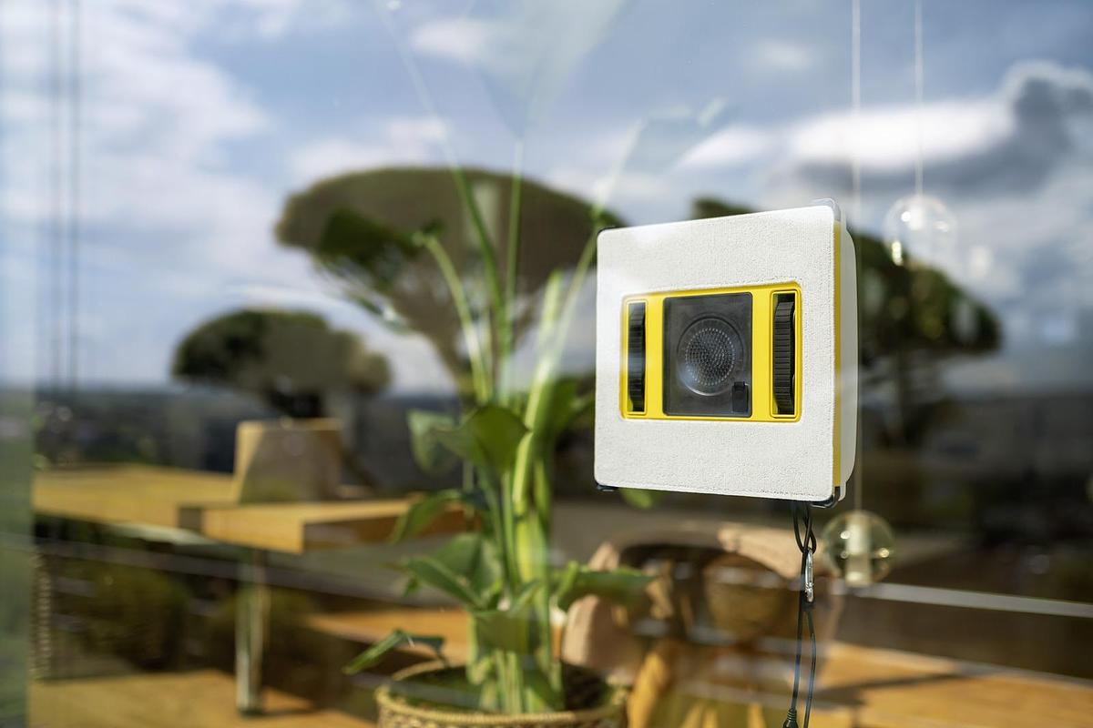Window cleaning robot RCW 4 Extra+