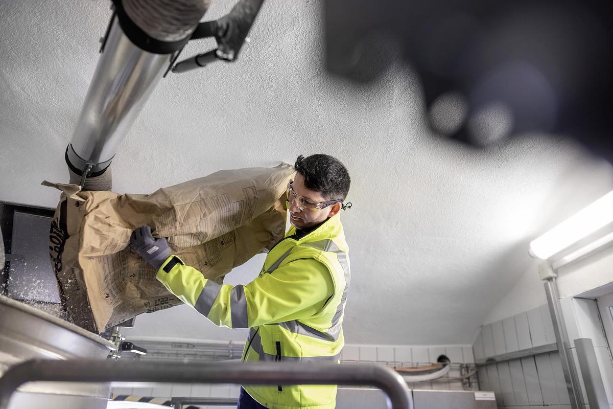 Dust removal system ID 130/22 Z22 with arm