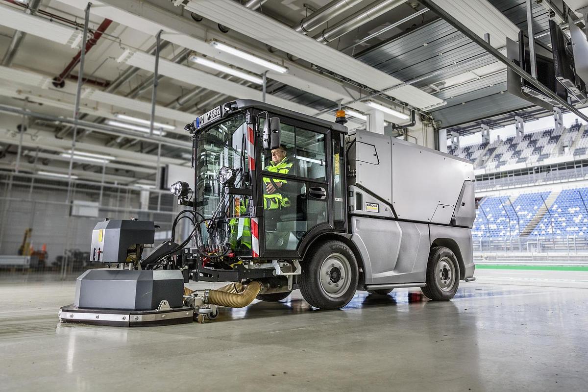 Vacuum sweeper MC 250 STAGE V