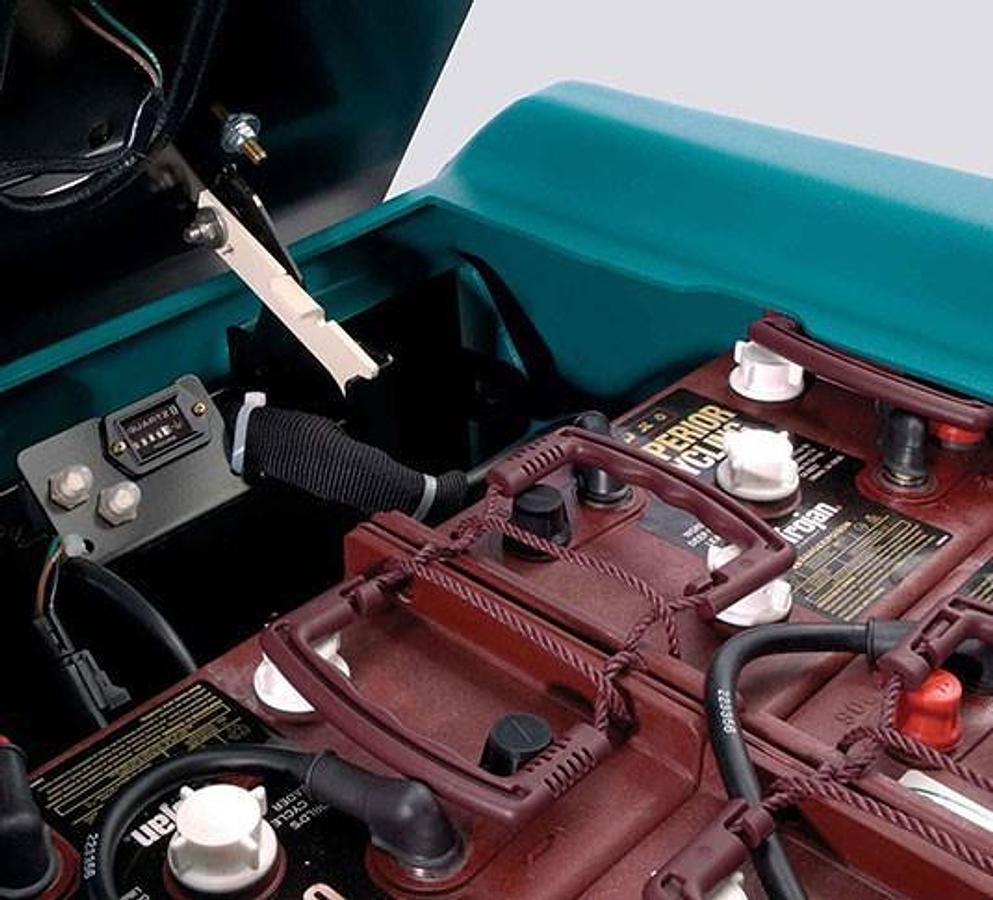 R14 Ride-On Carpet Extractor