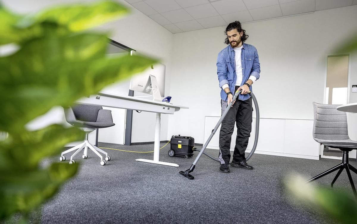 Dry vacuum cleaner T 10/1 Adv HEPA Go!Further