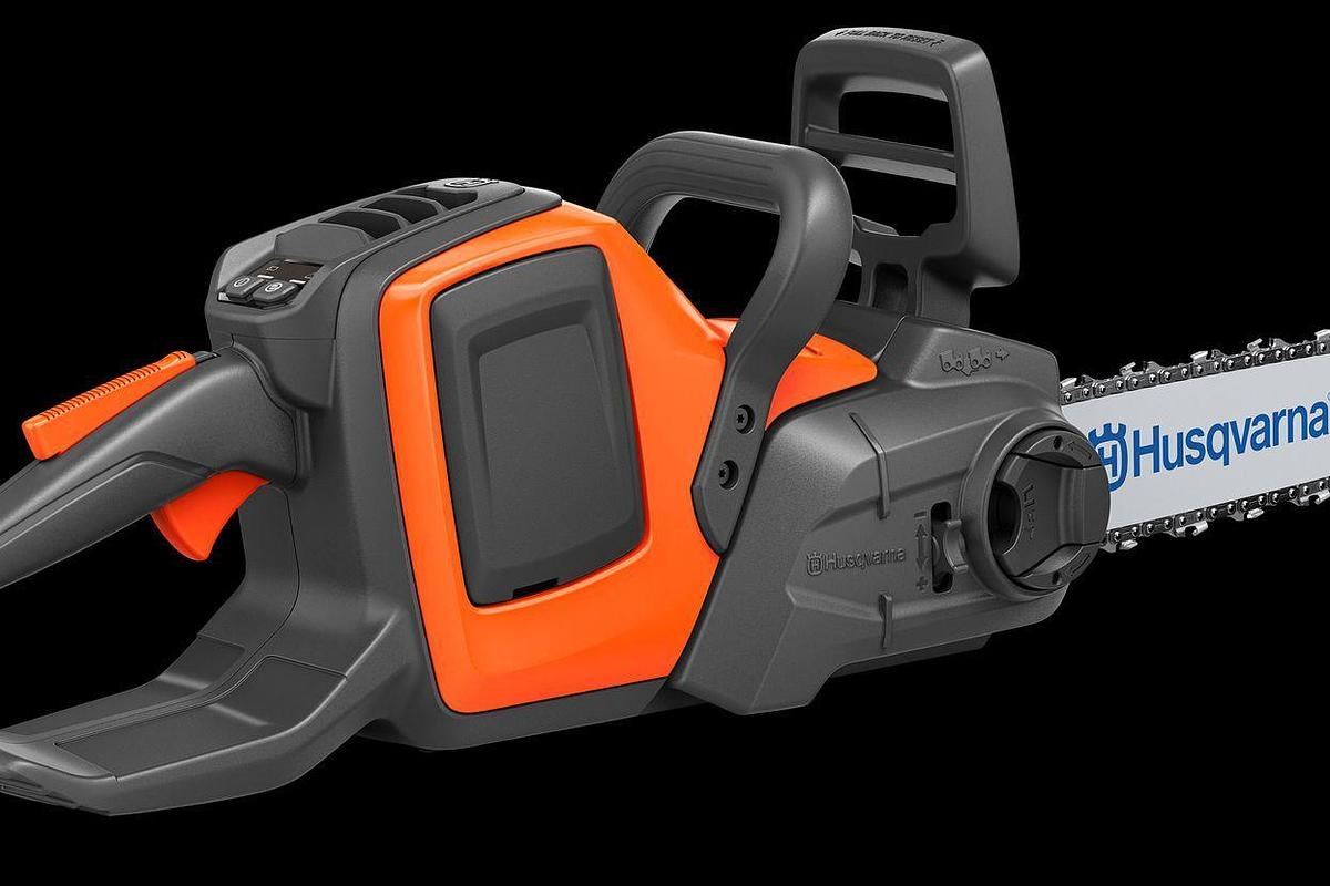 Husqvarna 225i Power Axe without battery and charger