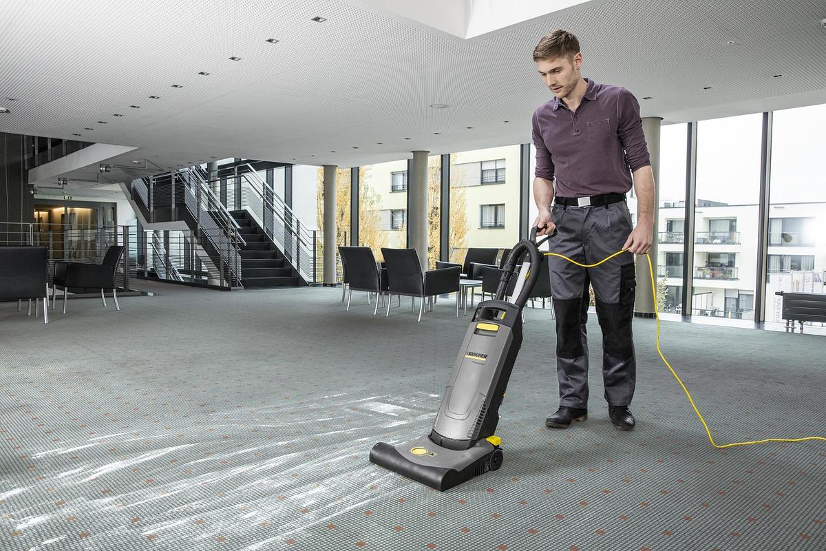 Upright brush-type vacuum cleaner CV 38/2 Adv