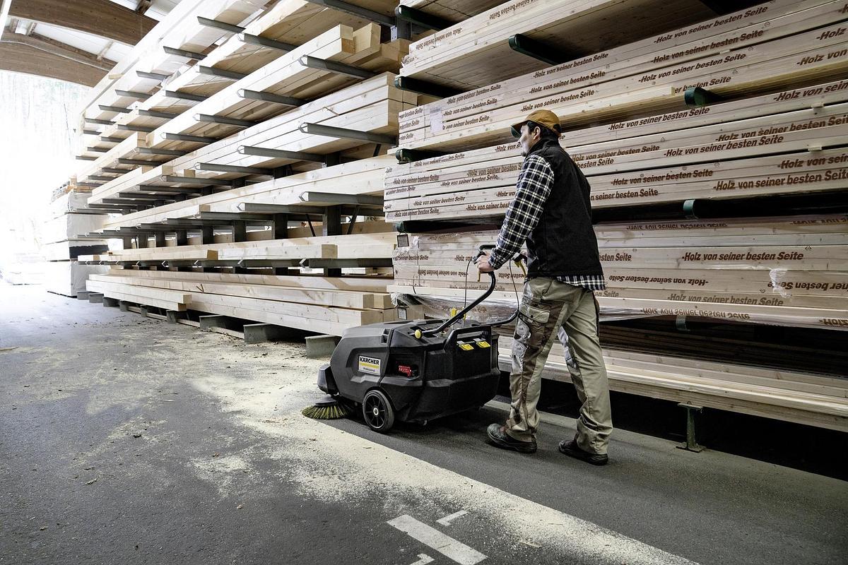 Vacuum sweeper KM 85/50 W Bp