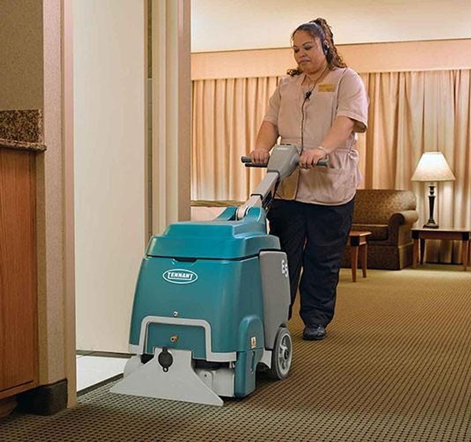 E5 Compact Low-Profile Carpet Extractor