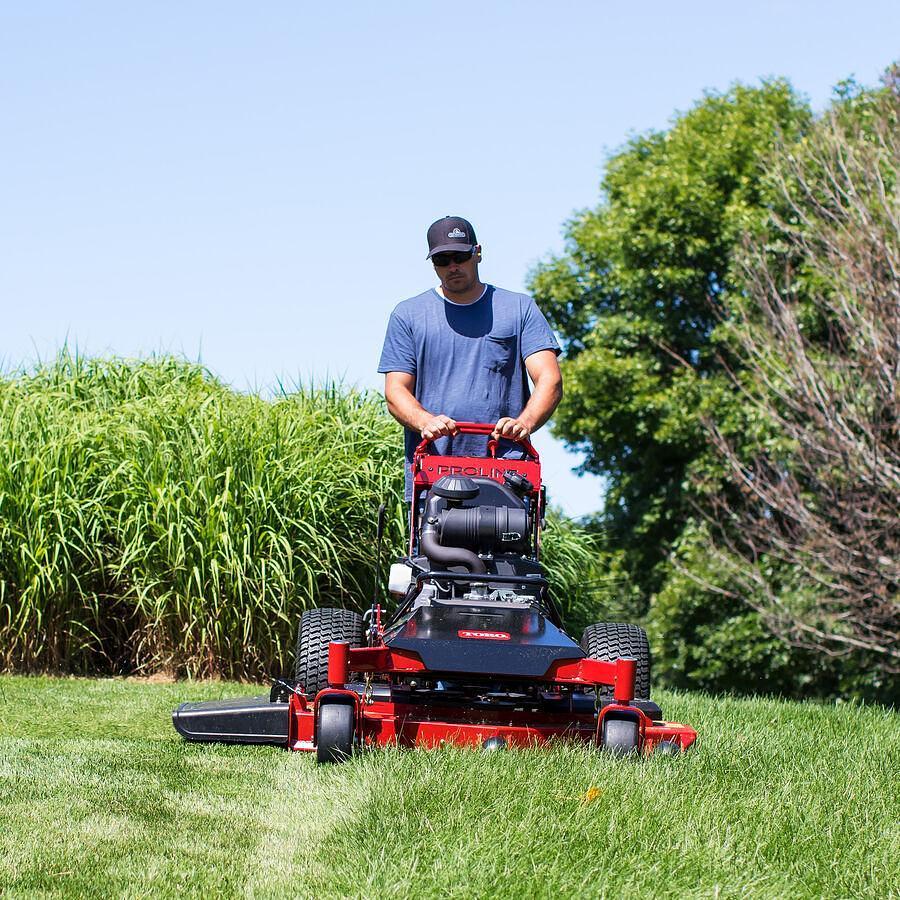 PROLINE™ Mid-Size Gas Walk Behind Mower