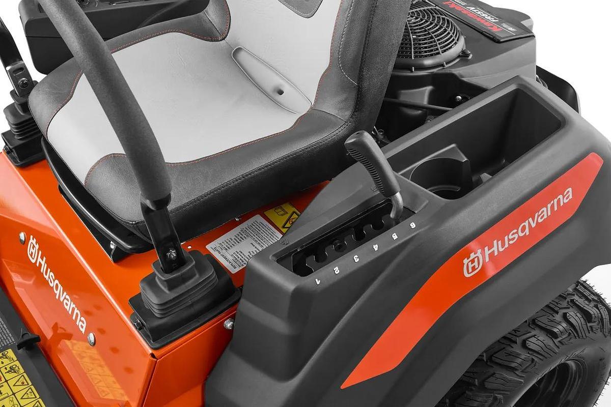 Husqvarna Z242F Special Edition