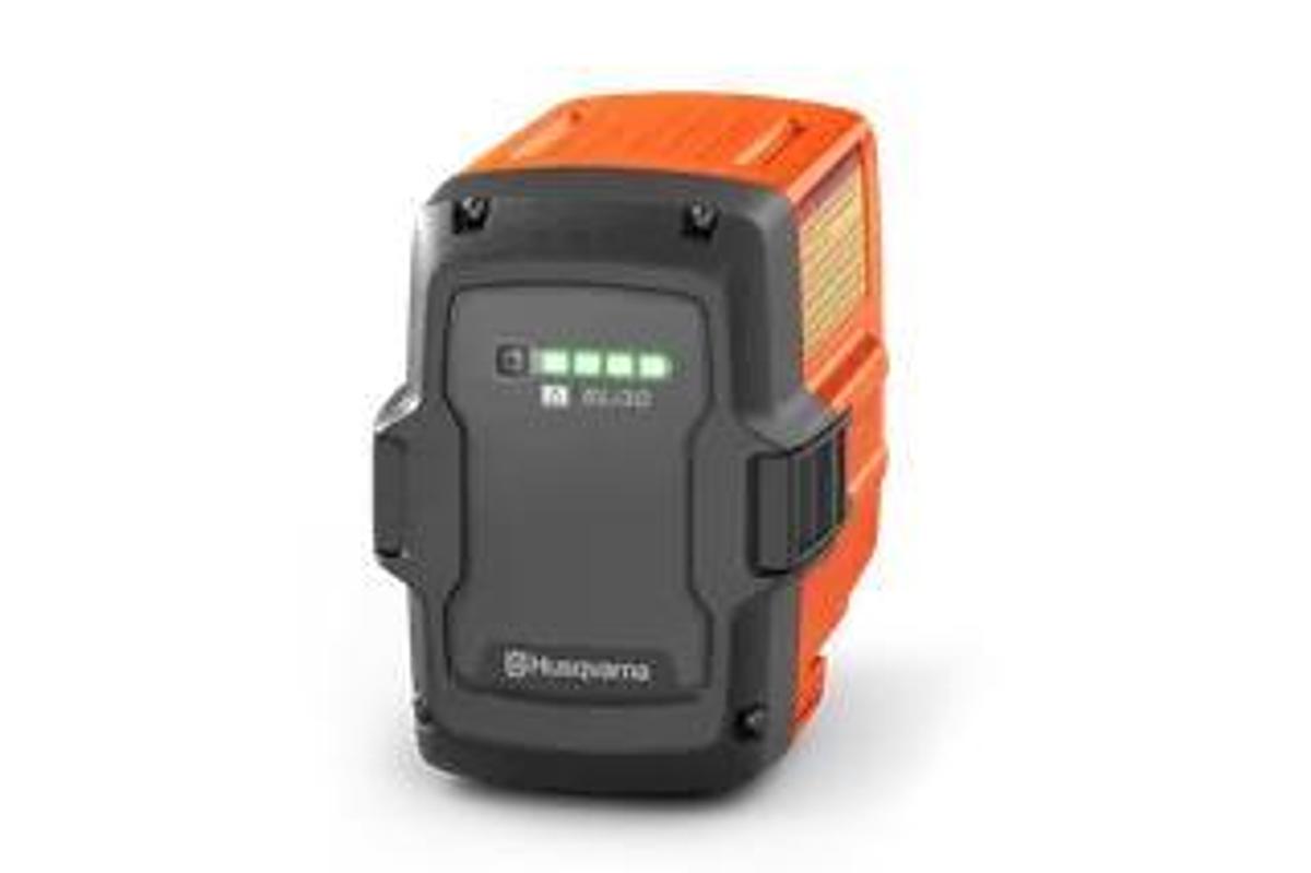 Husqvarna Weed Eater® 320iL (tool only)