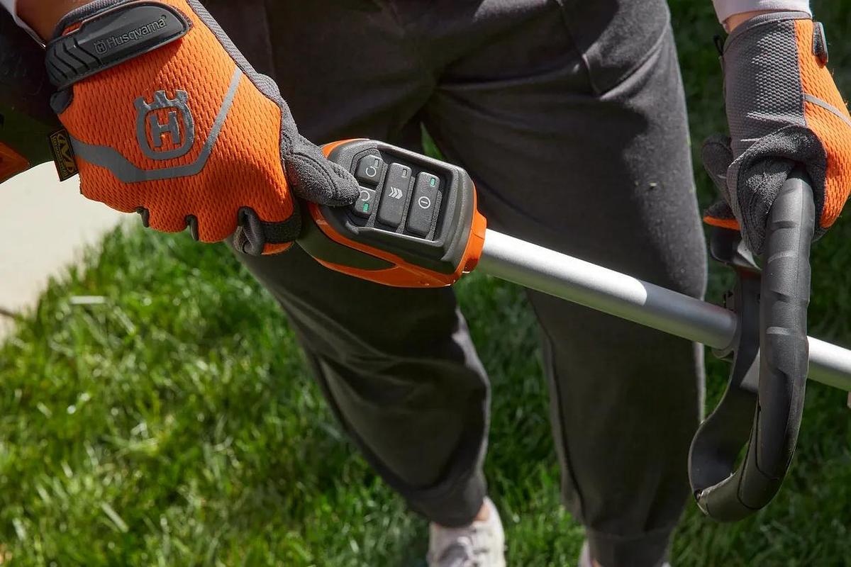 Husqvarna 320iL and 230iB Bundle