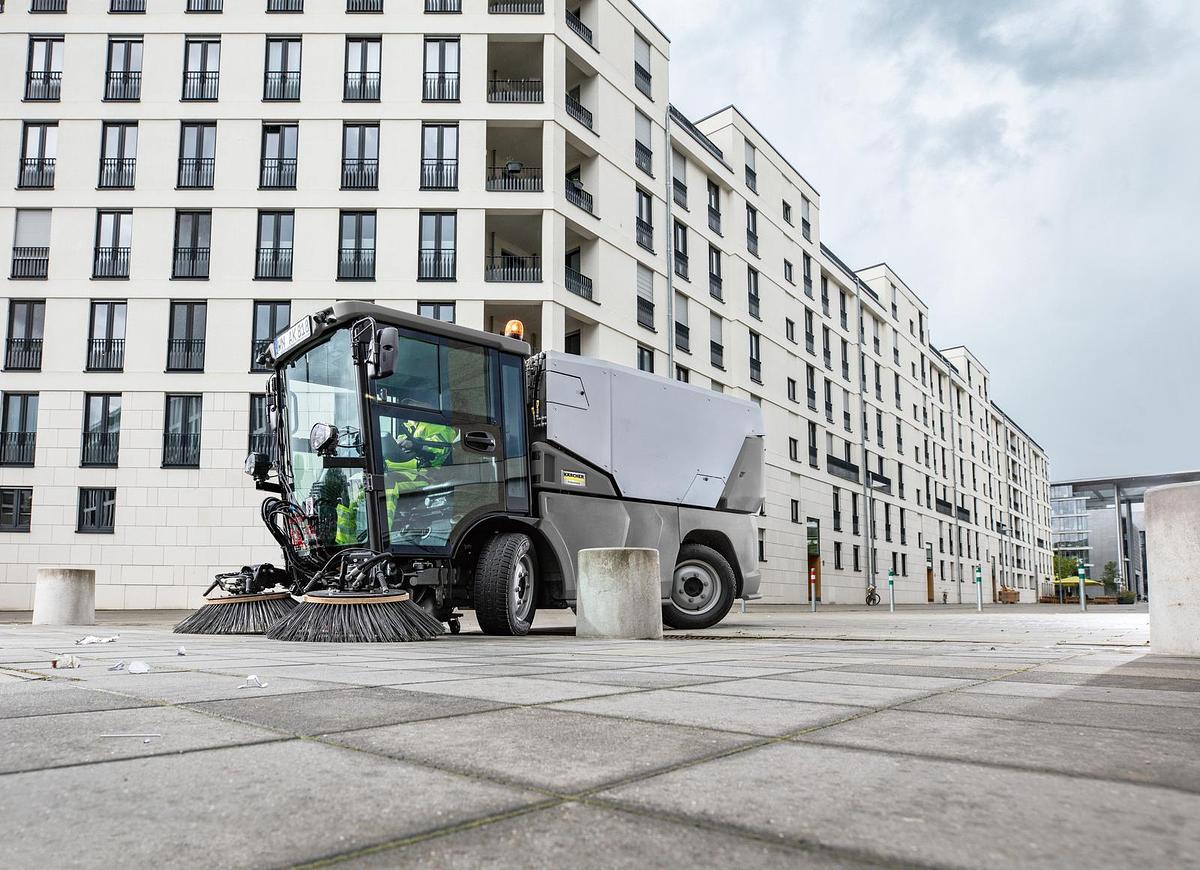 Vacuum sweeper MC 250 STAGE V