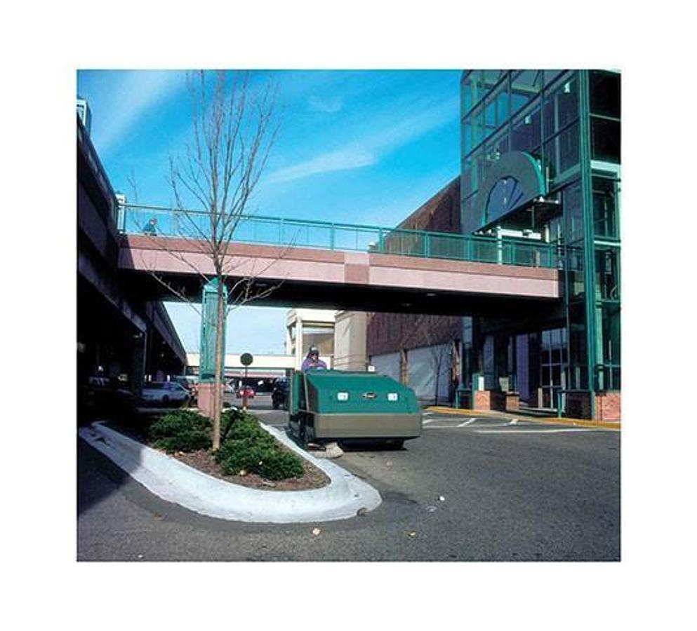 800 Industrial Ride-On Sweeper