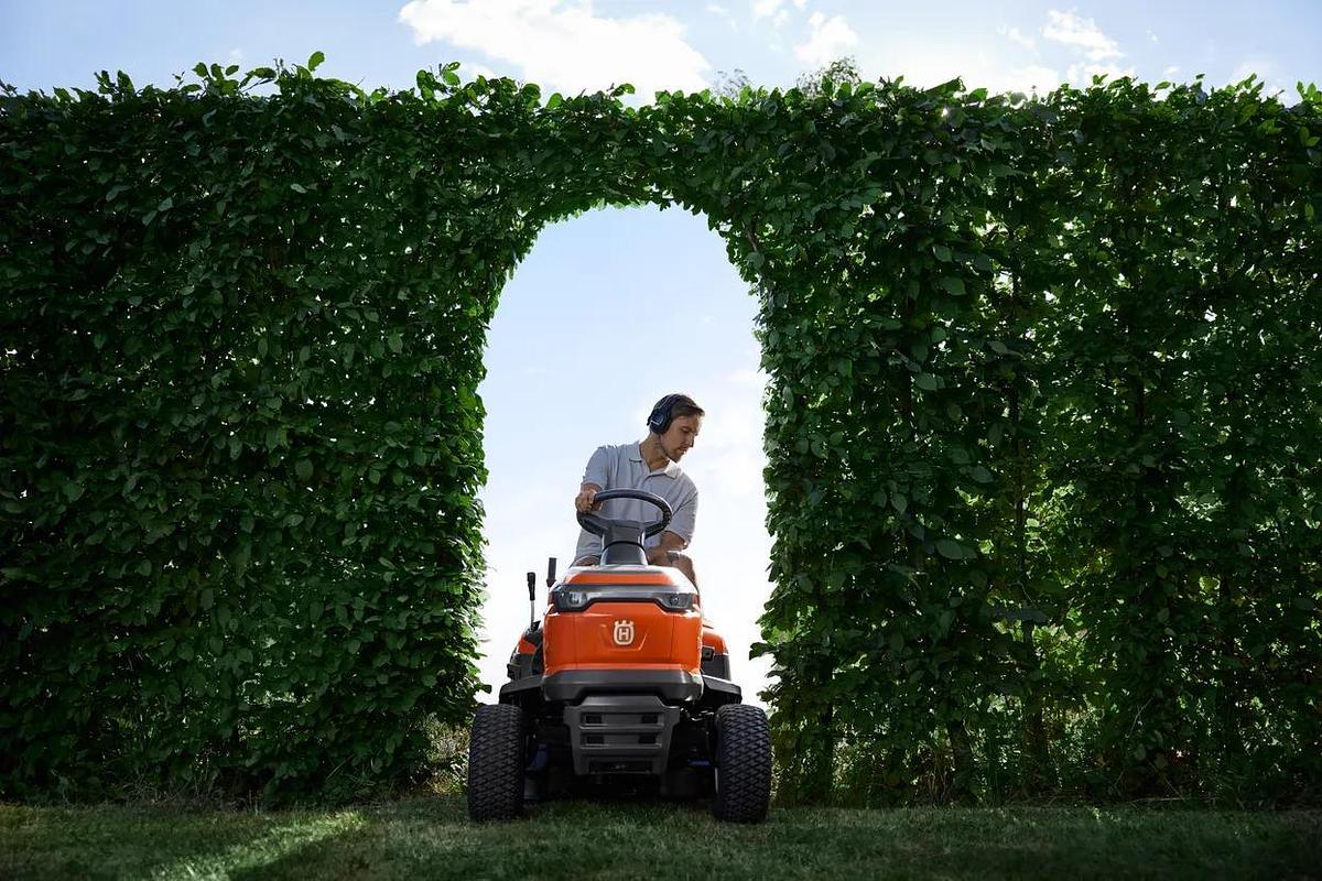 Husqvarna TS 120 42"
