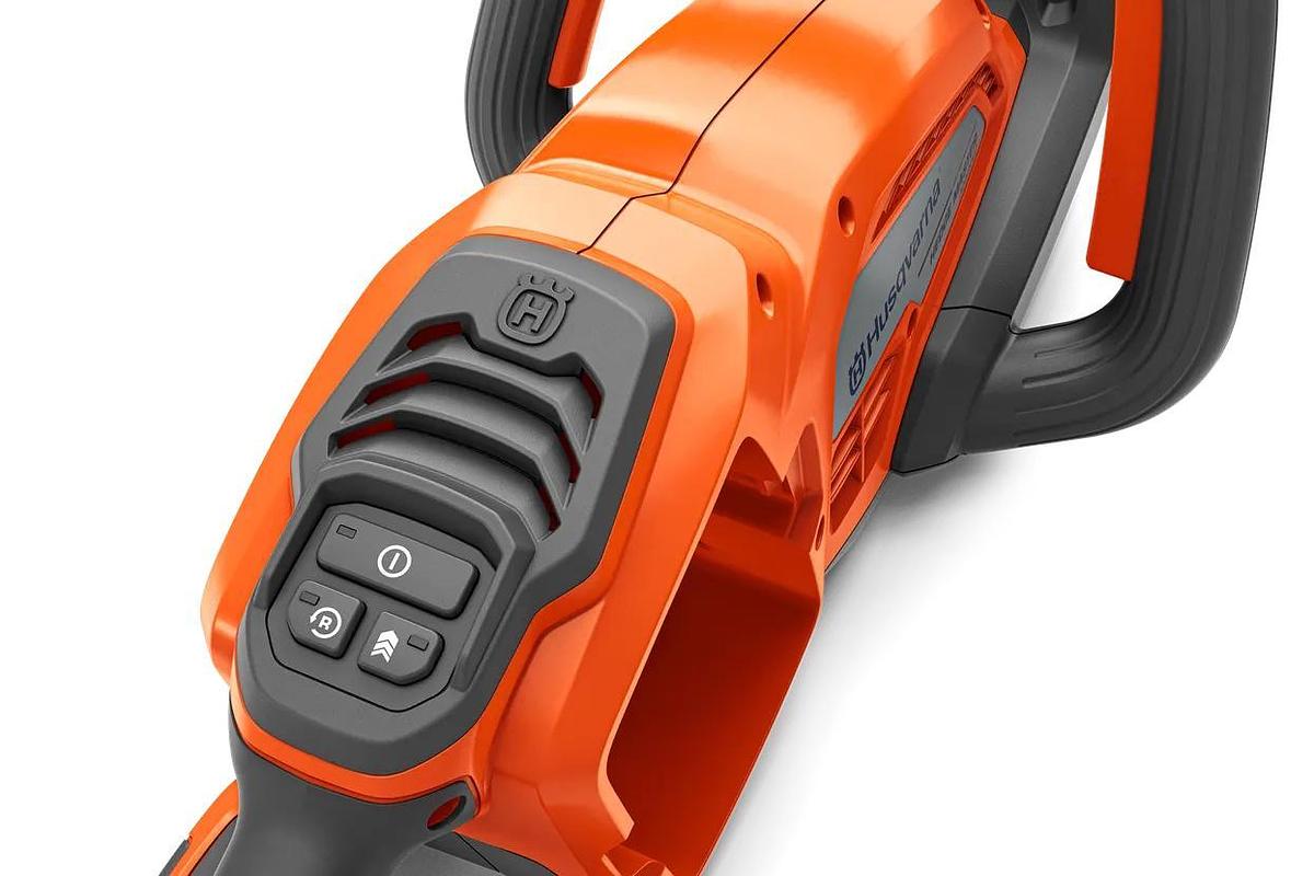 Husqvarna 320iHD60 Hedge Master (battery and charger included)