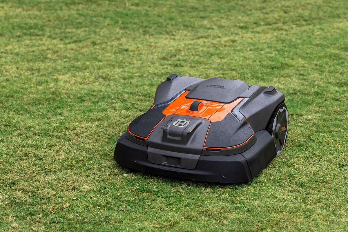 Automower® 580L EPOS® (Exclusive to Golf and Sports Turf dealers)