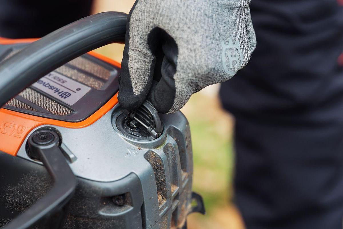Husqvarna 550i XP® with battery and charger