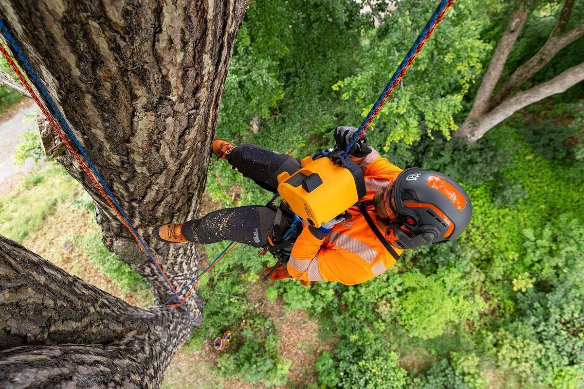 Husqvarna x Skylotec Power Ascender without battery and charger