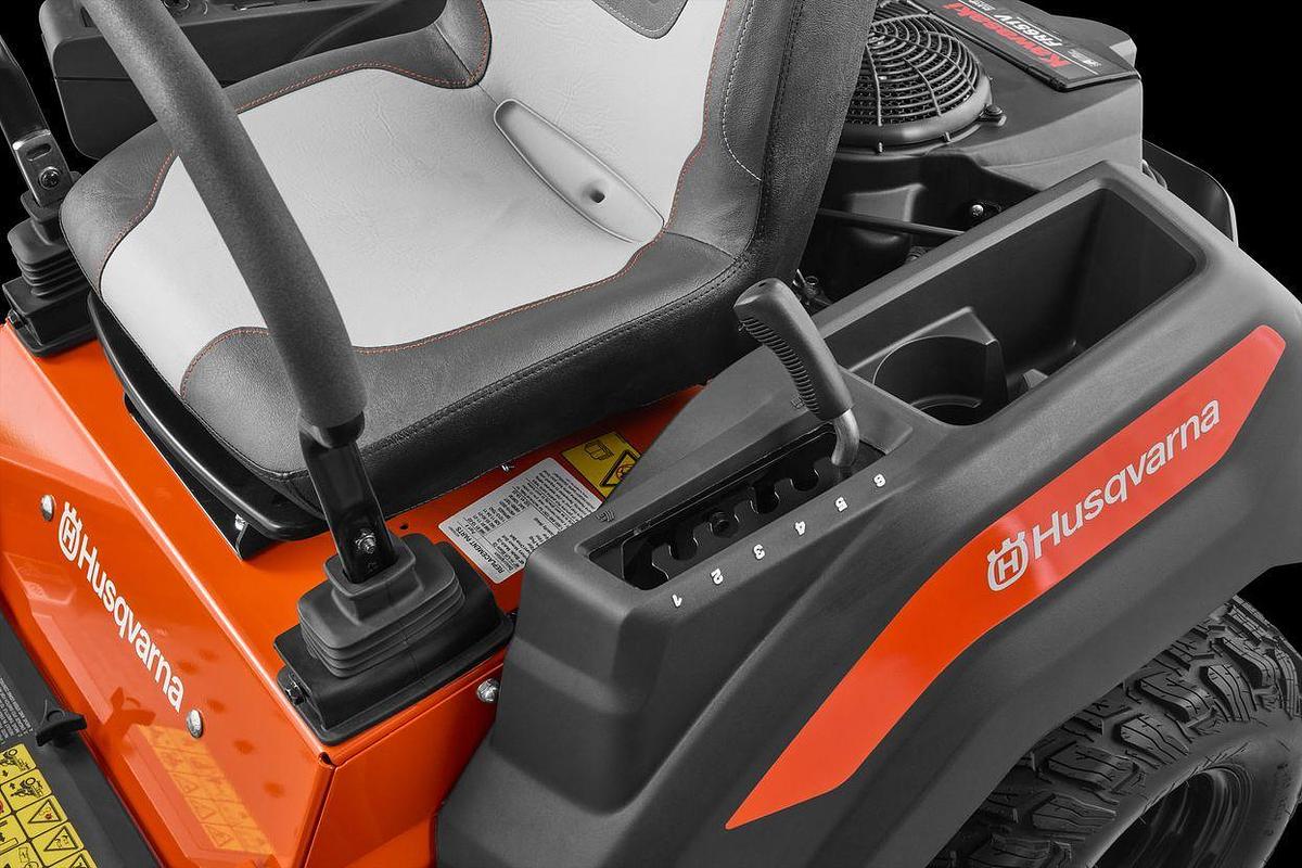Husqvarna Z242F Special Edition