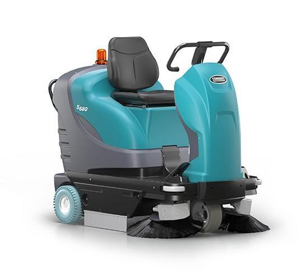 S680 Compact Battery Ride-On Sweeper