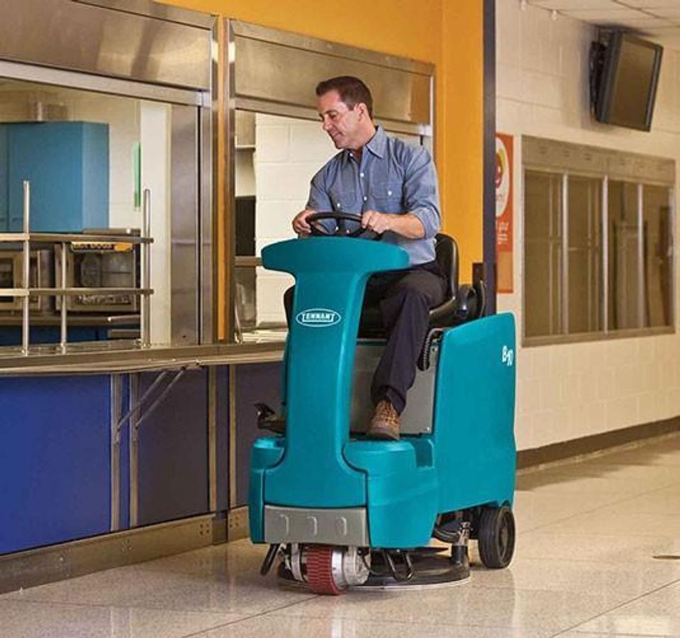 B10 Battery Rider Burnisher