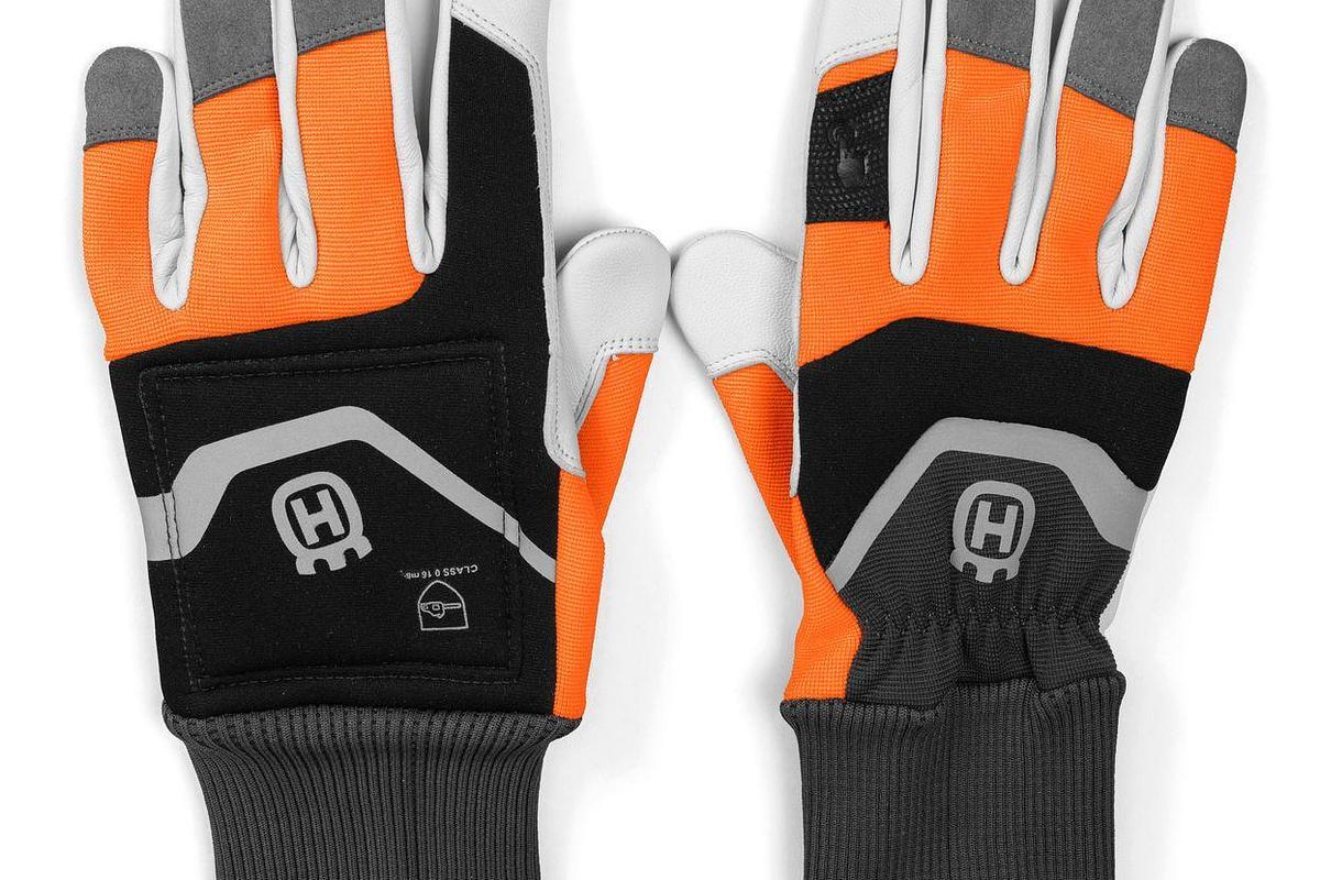 Functional Chainsaw Protective Gloves
