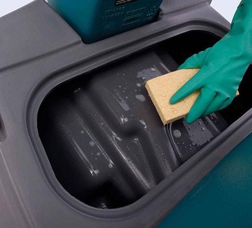R14 Ride-On Carpet Extractor