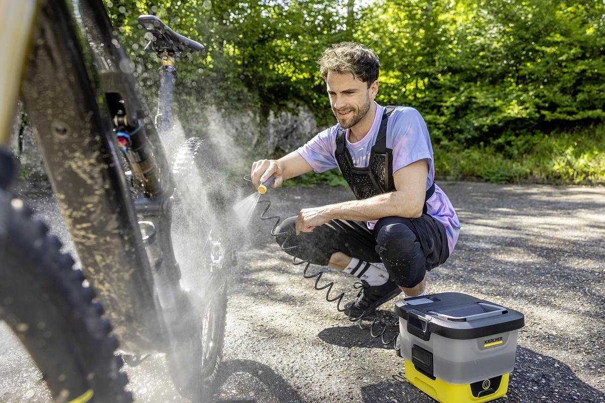 Mobile Outdoor Cleaner OC 4