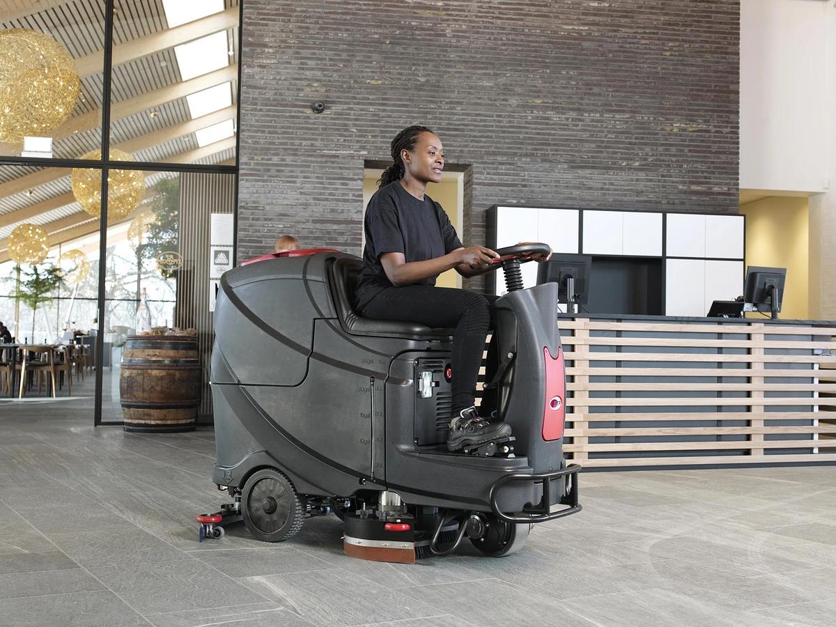 AS710R-US RIDE-ON SCRUBBER 24V