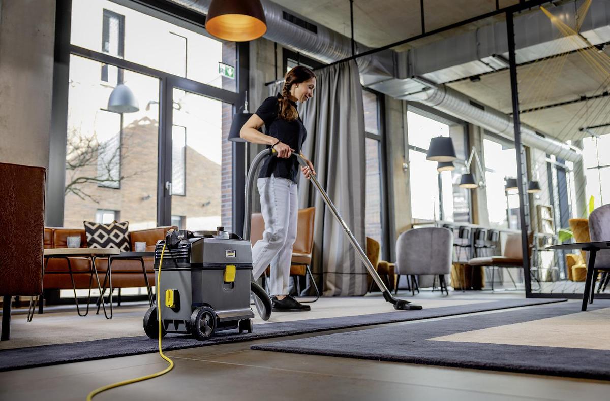 Dry vacuum cleaner T 15/1