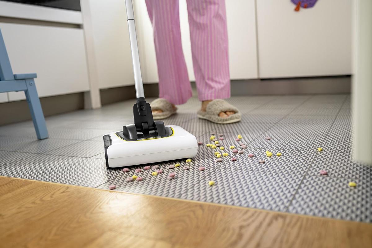 Cordless electric broom KB 5 Advanced