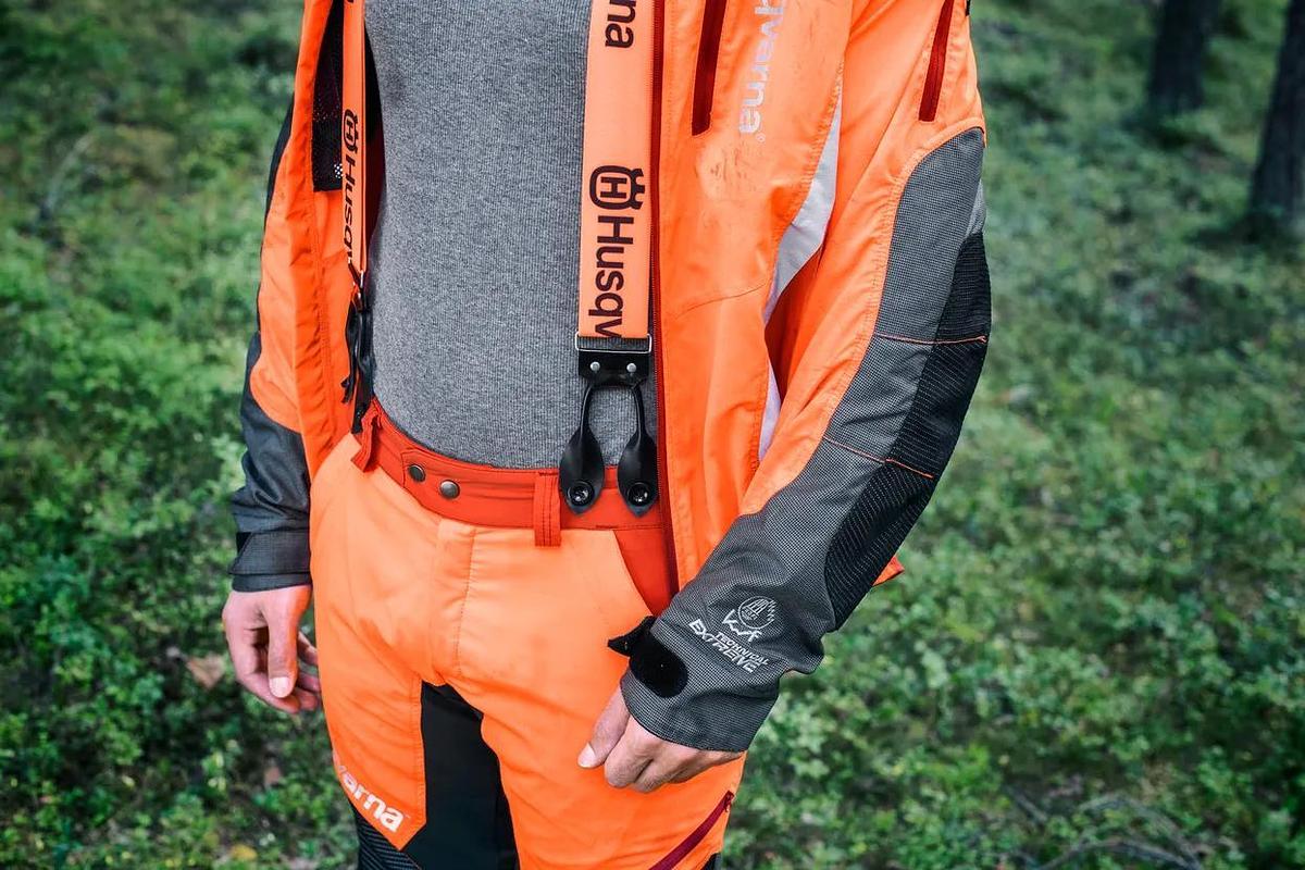 Suspenders (buttons) for chainsaw pants