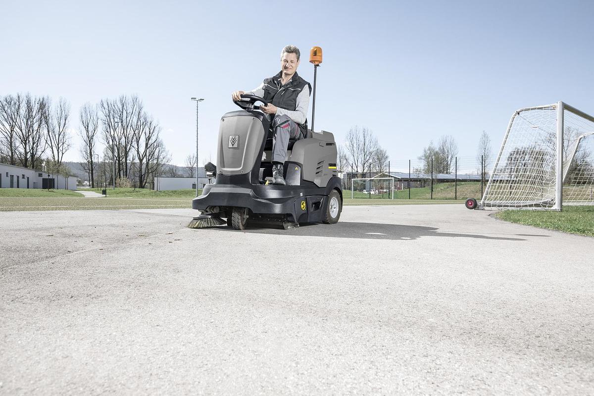 Vacuum sweeper KM 90/60 R G