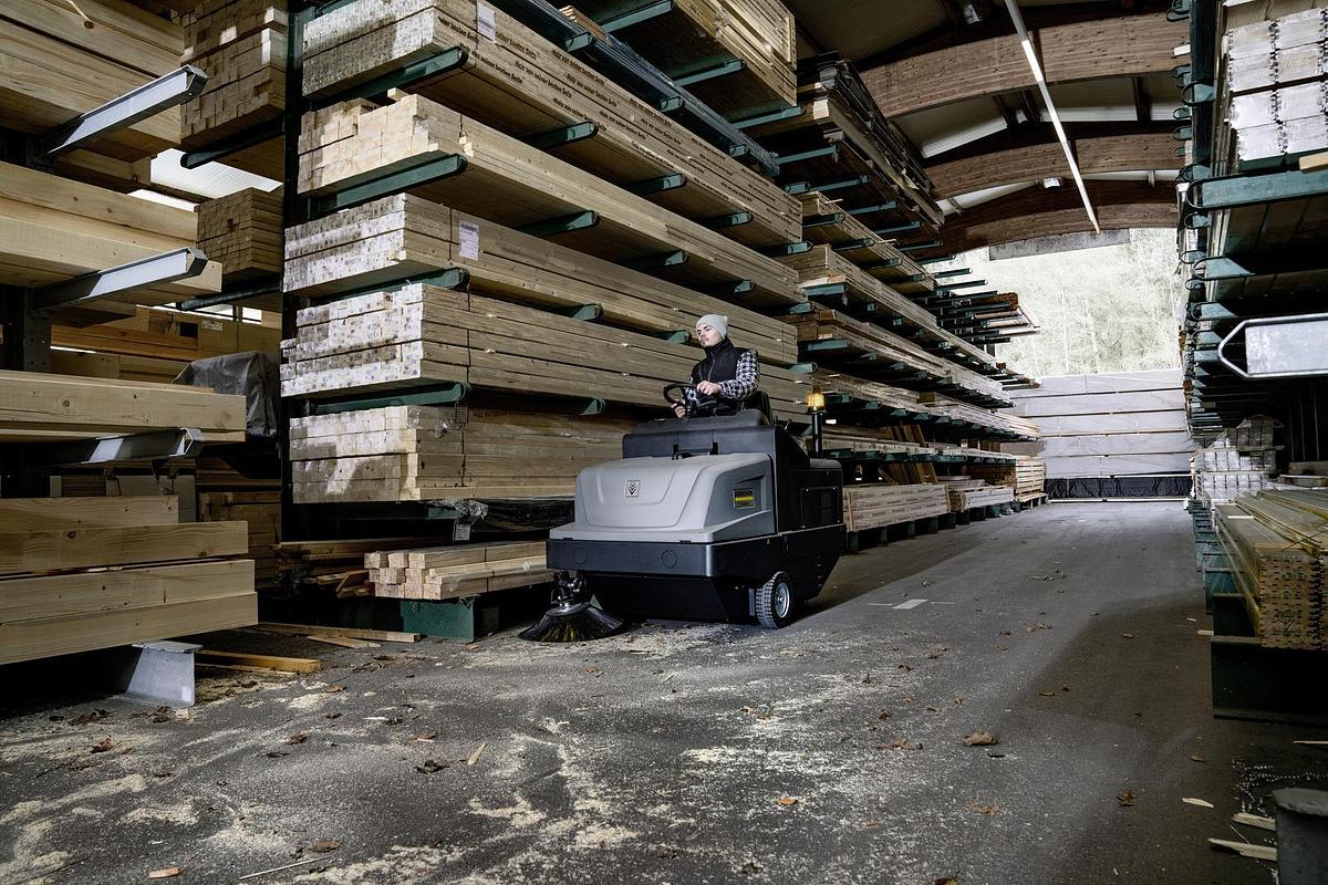 Vacuum sweeper KM 105/180 R Bp Pack Li+FC