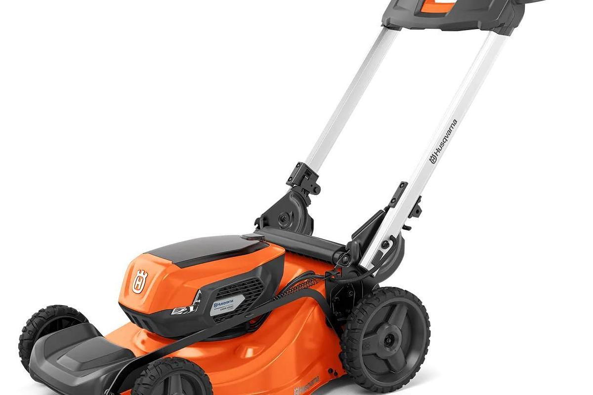Lawn Xpert LE-322R (battery and charger included)
