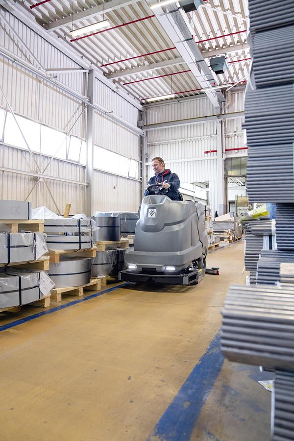 Scrubber dryer B 220 R Bp Pack DOSE+ SB+240Ah Wet+Ri+R85