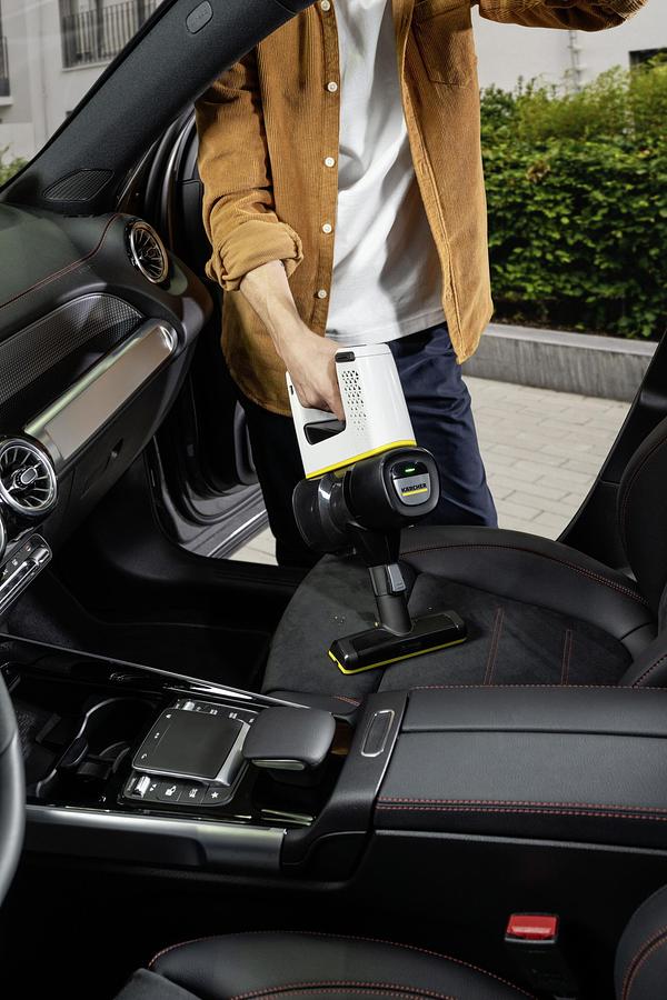 Battery-power vacuum cleaner VC 4 Cordless myHome Car