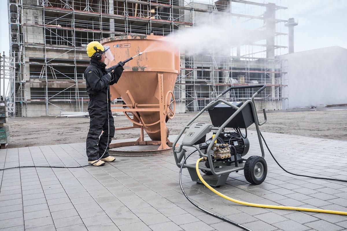 Ultra-high-pressure cleaner HD 9/50-4 Cage