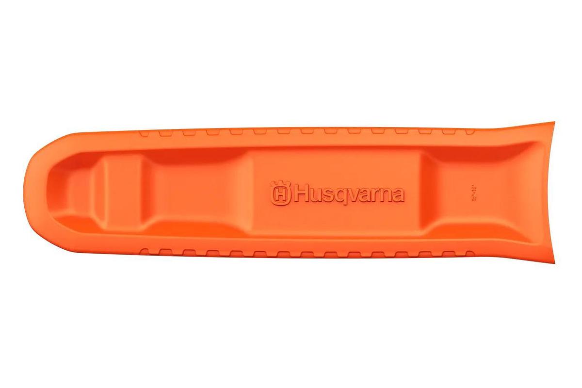 Chainsaw guide bar cover