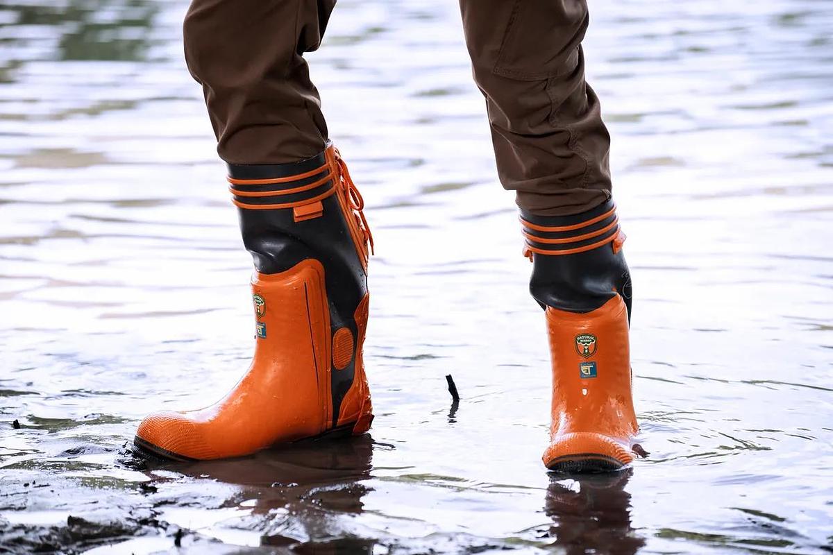 Rubber Logger Boots