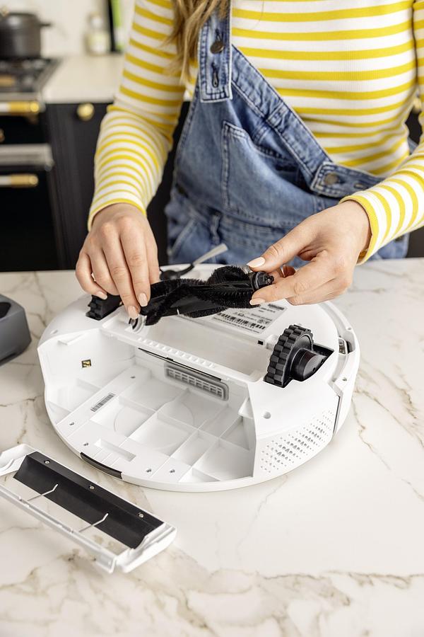 Robot vacuum cleaner with wiping function RCV 2