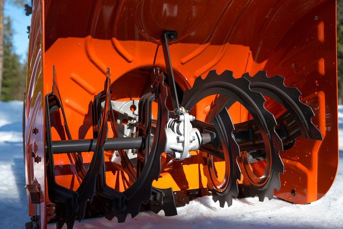 Husqvarna ST 430T Snow Blower