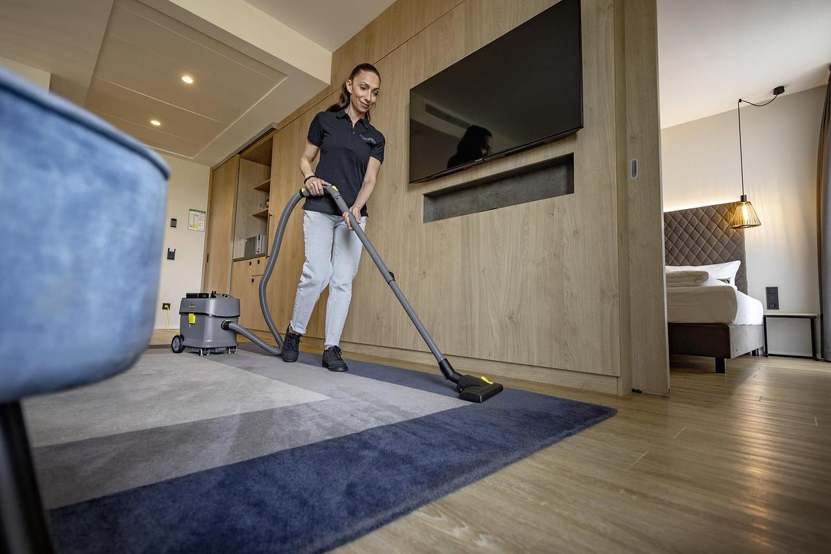 Dry vacuum cleaner T 15/1 Adv