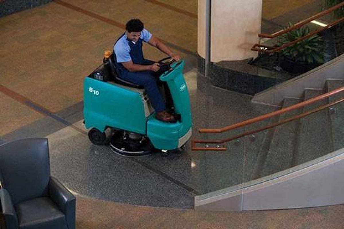 B10 Battery Rider Burnisher