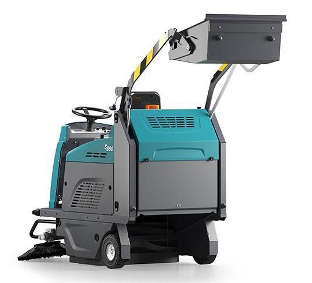 S880 Compact Battery Ride-On Sweeper