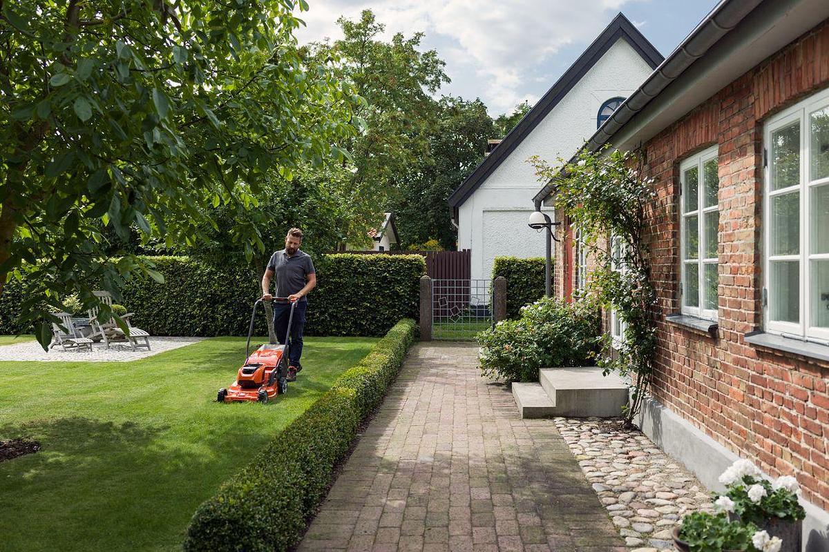 Lawn Xpert LE-322R (battery and charger included)